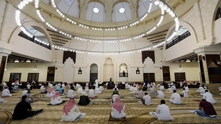 Saudi Izinkan Ceramah dan Pelajaran di Masjid Tapi Tetap dengan Pembatasan Terkait Virus Corona